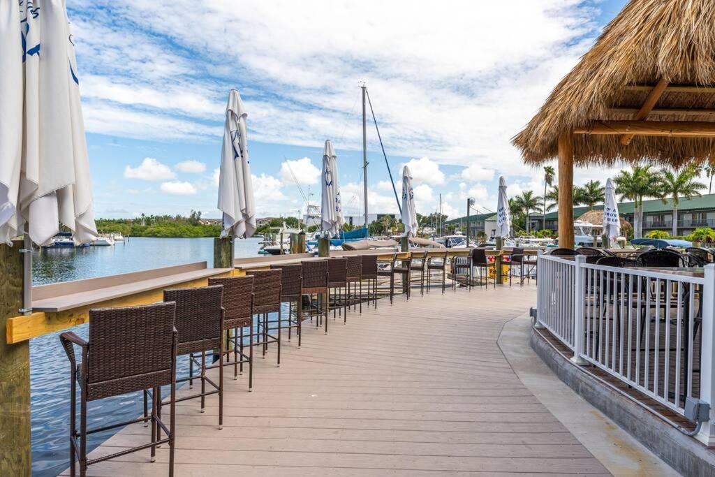 Waterfront, Pool, Tiki Bar & Grill, Gym, Location! Leilighet Sarasota Eksteriør bilde