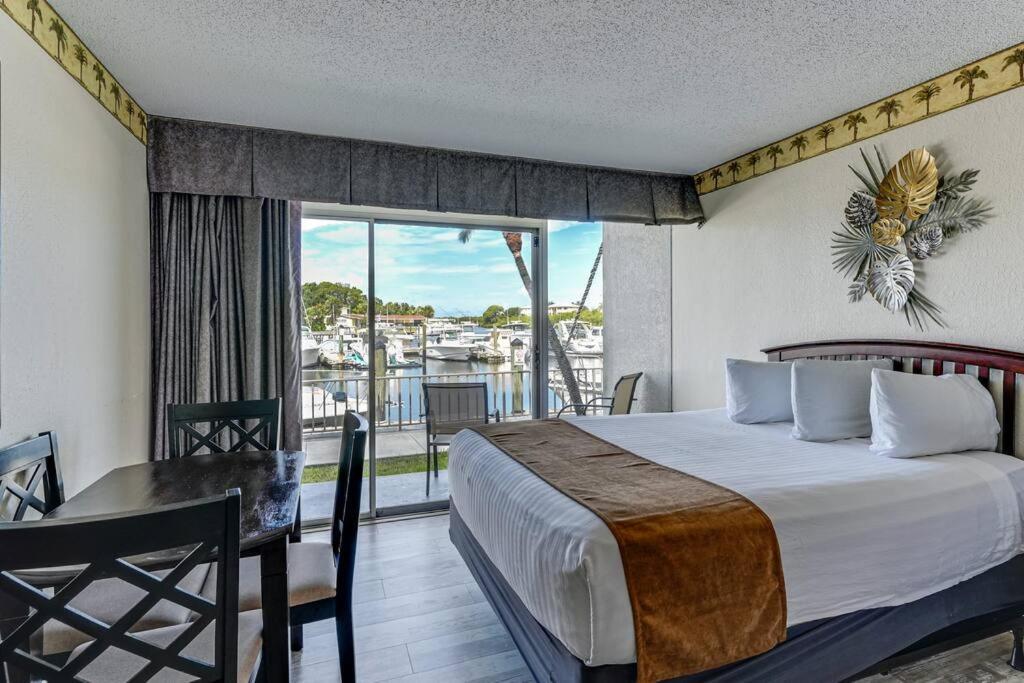 Waterfront, Pool, Tiki Bar & Grill, Gym, Location! Leilighet Sarasota Eksteriør bilde