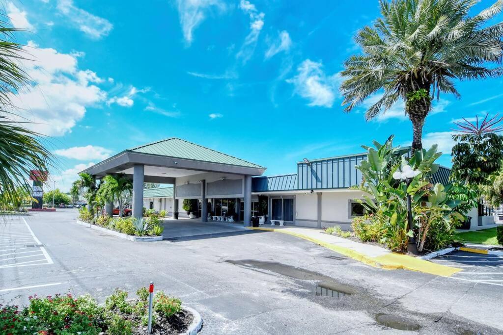 Waterfront, Pool, Tiki Bar & Grill, Gym, Location! Leilighet Sarasota Eksteriør bilde