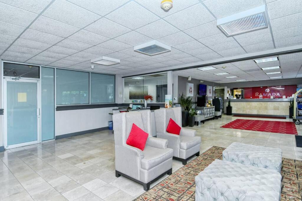 Waterfront, Pool, Tiki Bar & Grill, Gym, Location! Leilighet Sarasota Eksteriør bilde