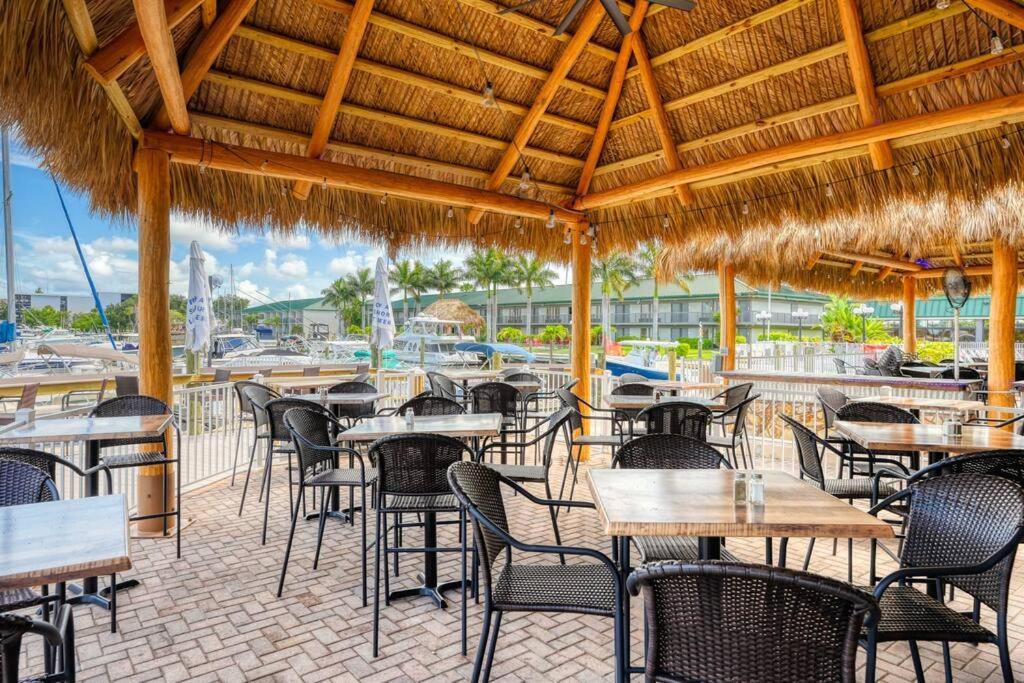 Waterfront, Pool, Tiki Bar & Grill, Gym, Location! Leilighet Sarasota Eksteriør bilde