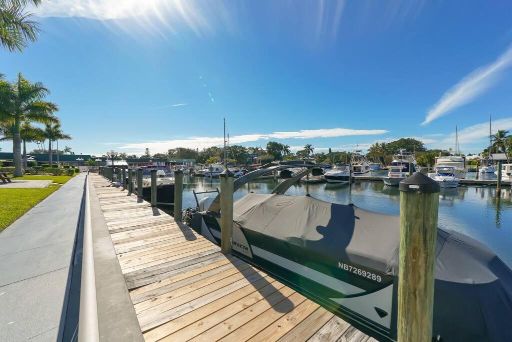 Waterfront, Pool, Tiki Bar & Grill, Gym, Location! Leilighet Sarasota Eksteriør bilde