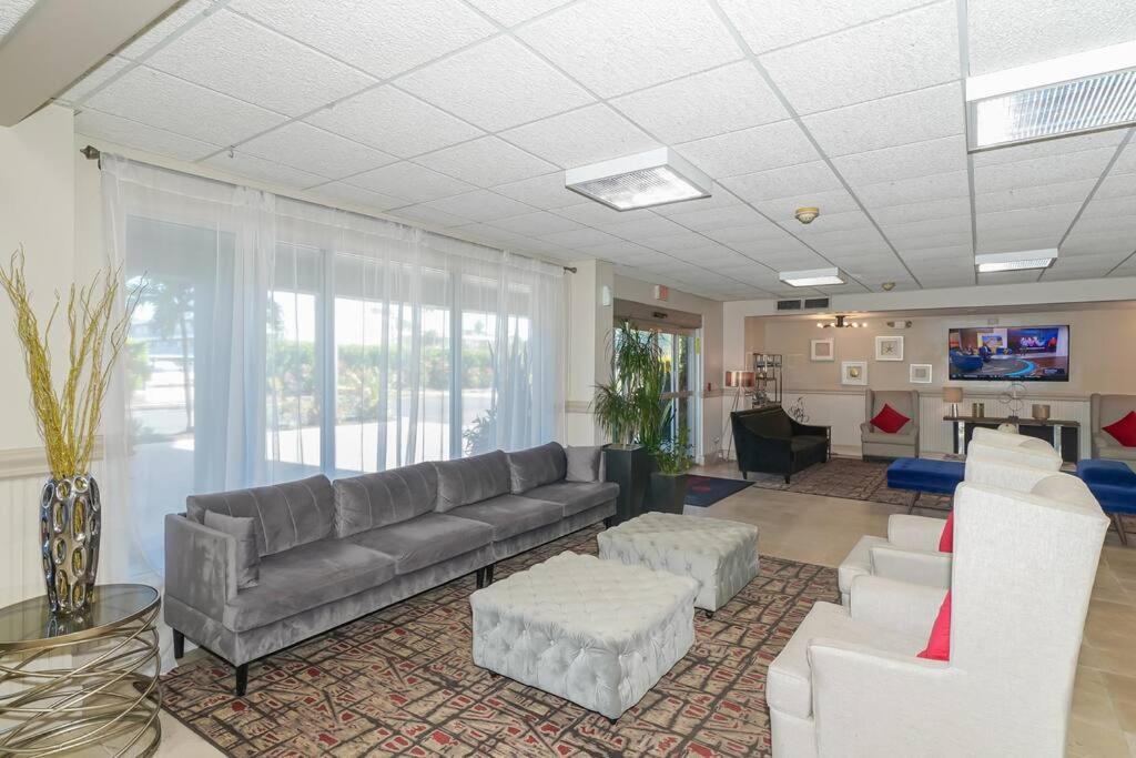 Waterfront, Pool, Tiki Bar & Grill, Gym, Location! Leilighet Sarasota Eksteriør bilde